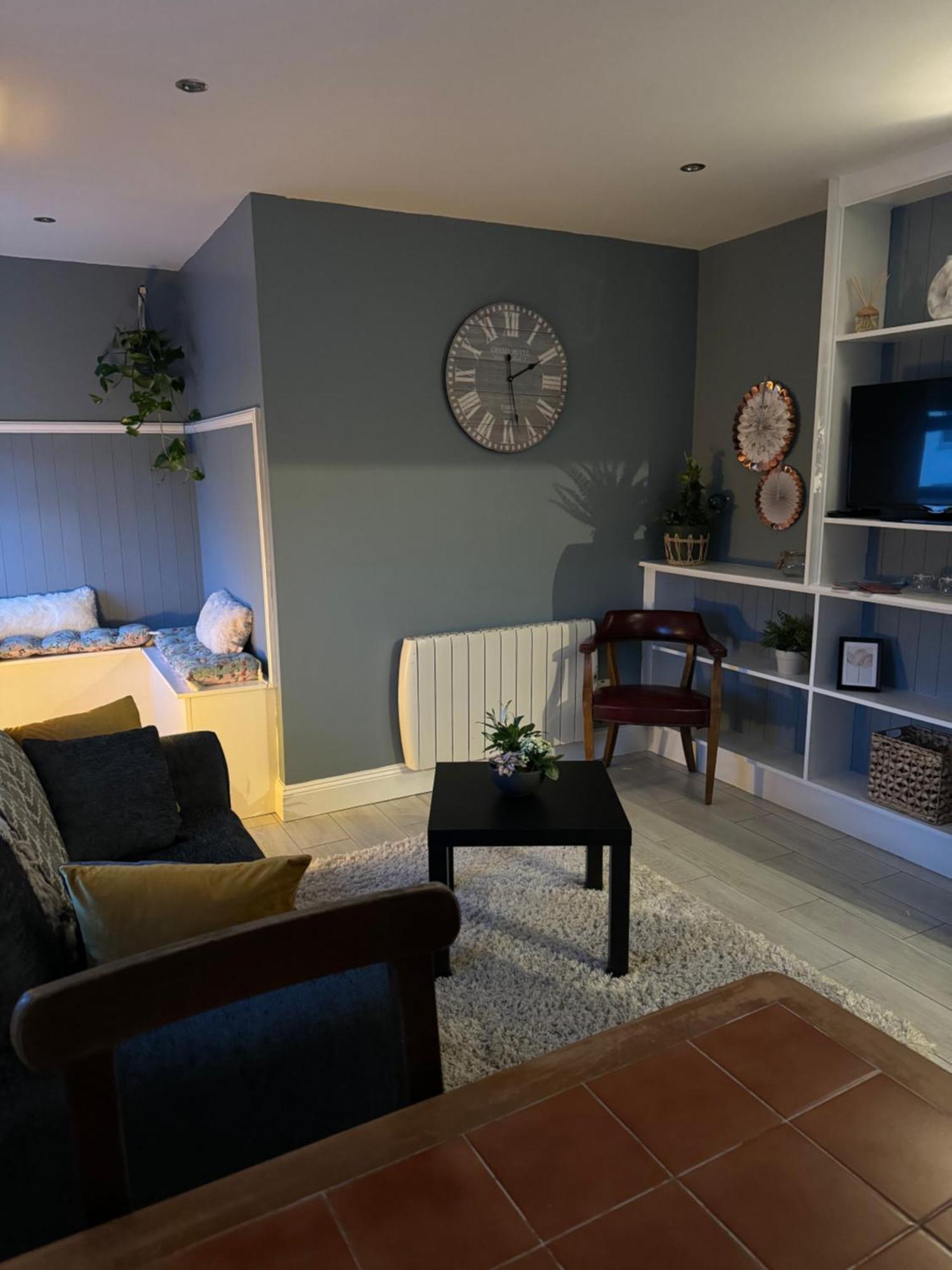 Woodquay Mews Appartement Galway Buitenkant foto